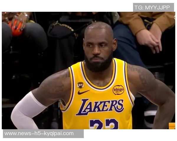 詹姆斯神之瞪激活艾顿三分群发威助力球队逆转胜利